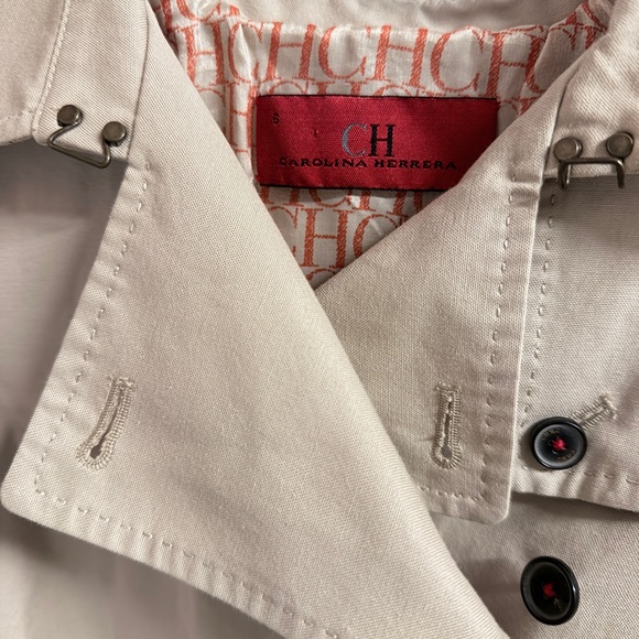 Carolina Herrera Beige Trench Coat for girls 6 or 7 years old - Picture 6 of 12